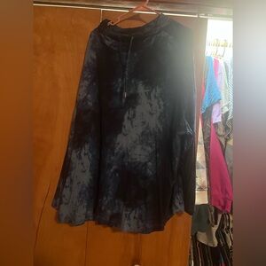 Light sweater, cowl neck, long sleeve